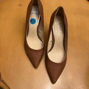 Very gently worn Jessica Simpson pumps